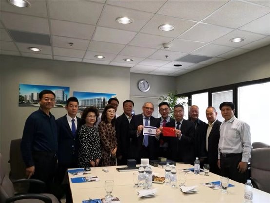 我院专家徐磊以及相关专家团与Schneider医院院长Joseph Press先生等合影