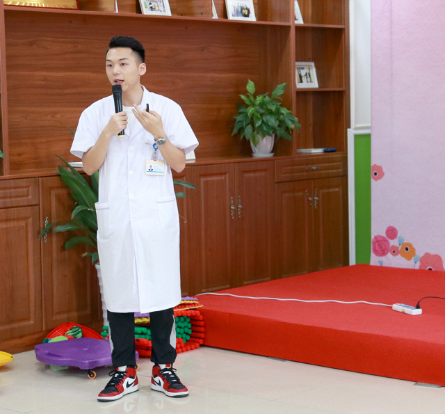 2岁什么都听懂但不说话正常吗