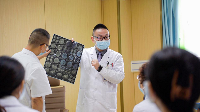 徐磊院长带领多学科查房