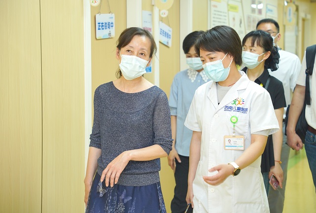 李晓捷院长、唐久来教授一行莅临我院参观交流