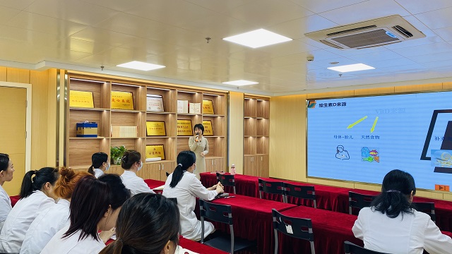 黄美琳院长开展院内交流学习.jpg