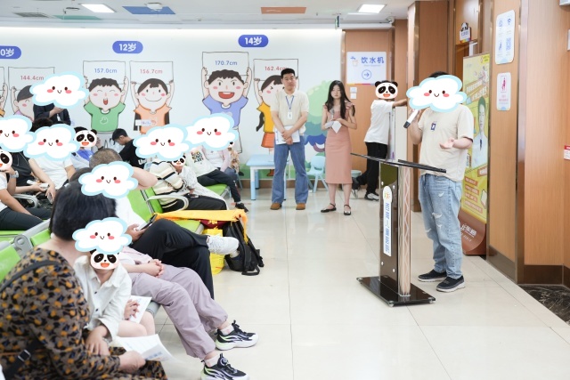 小花爸爸正在分享.JPG