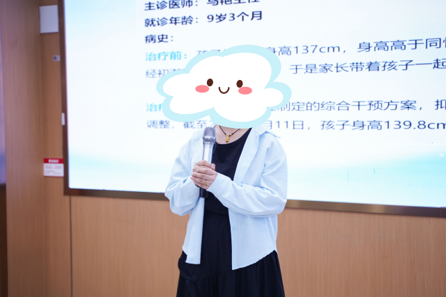 小钰妈妈正在分享.png